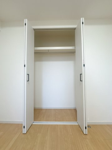 北東側洋室/5.8帖/クローゼット付き