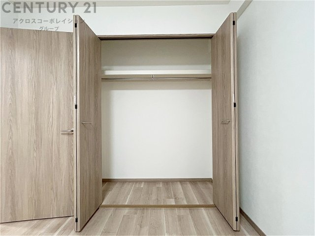 衣類やアクセサリー、小物類の収納が便利で整理整頓がしやすく、部屋の美観を保ちつつ、スペースを最大限に活用できます。衣服のしわやダメージを防ぎ、長持ちさせることができます。　