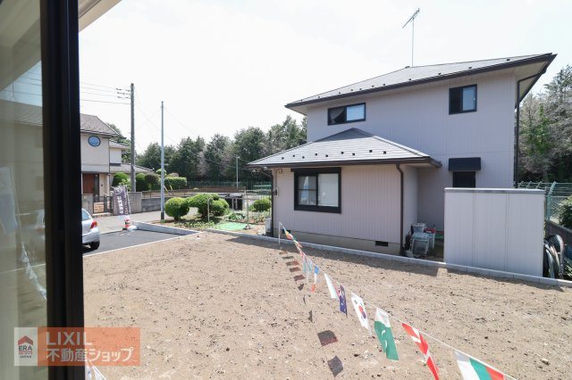 【建物からの眺望／現地完成写真】ご覧の通り、隣接した建物との間隔もとれており、日当たりが良好なことが分かります。実際に現地で体感してください。