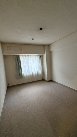 洋室6.9帖