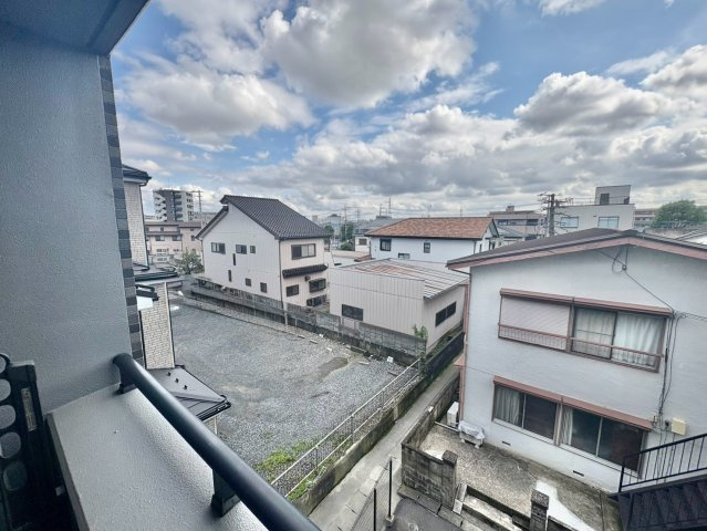 【二面採光＆2面バルコニー】朝日が差し込む南東・北東バルコニーで風通し良好！
