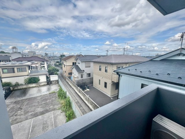 【二面採光＆2面バルコニー】朝日が差し込む南東・北東バルコニーで風通し良好！