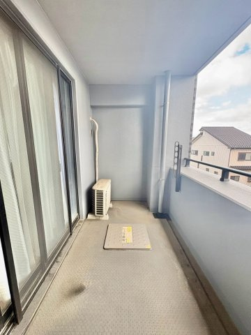 駅徒歩8分×徒歩4分にスーパーやダイソーが入る商業施設！12/18室内フルリフォーム完成予定の快適マンション※画像はリフォーム前のものです