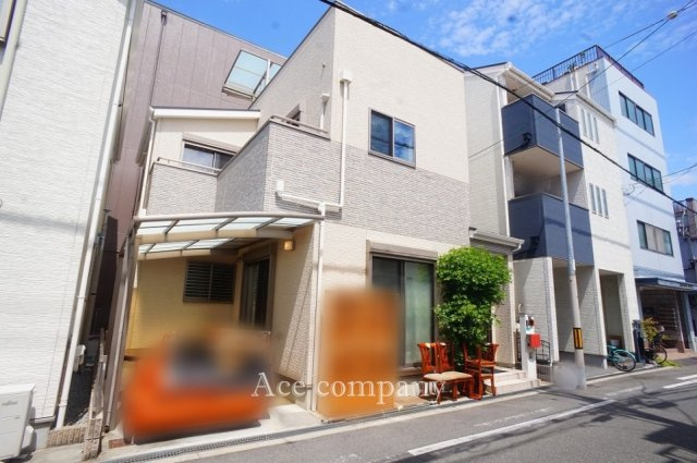 車庫カーポート付きです☆