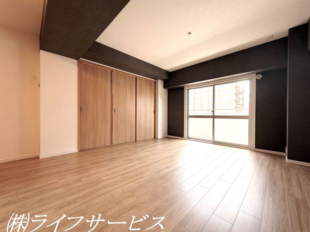 南向きのリビングルーム14.4帖／陽当り良好です！即入居可！
