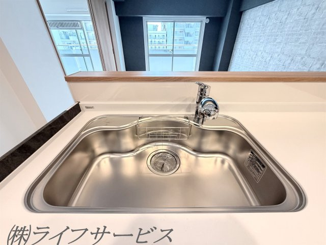キッチンシンク／浄水機能付水栓搭載
