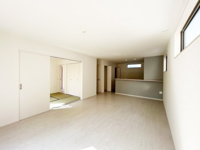 Bloomのイメージ内装です。家族の会話が弾み対面式キッチンの間取りです。
