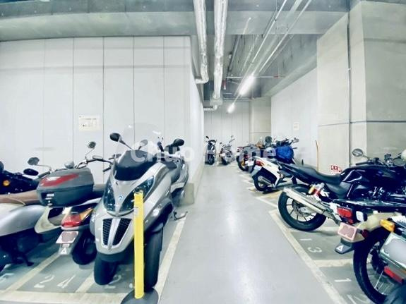 【バイク置場】最新の空き状況や費用などの詳細は担当スタッフまでお問い合わせください。