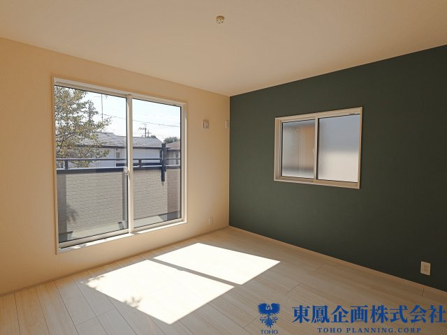 ＜7.0帖＞　ベランダに面しており、洗濯物を干す動線も便利