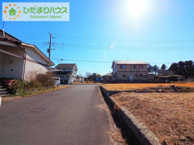 広い前面道路がございます！