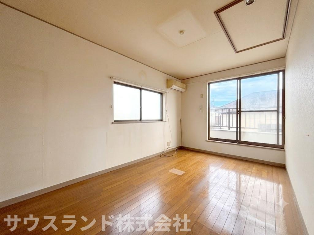 7帖以上の洋室はベッドを置いてもゆとりがあり、好みのインテリアでプライベート空間を楽しめます。