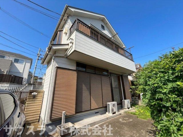 どこか心が落ち着く現地。都会の派手さはありませんが、自然と共に暮らせる落ち着いた街並みが印象的です。
