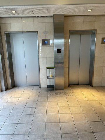 エレバーター2台