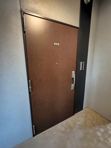 【集会室】　住民同士の交流にも使える集会室があり、暮らしにゆとりを添えてくれます。