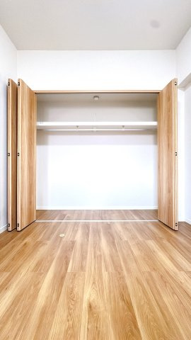 北西洋室の収納になります♪