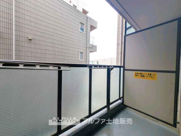 開放的で明るい空間を演出してくれるバルコニーです
