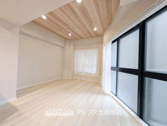 こちらのリビングで趣味の時間をお楽しみください