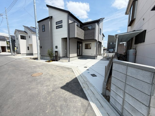 【耐震×制震・太陽光パネル設置】8号棟　全居室に収納がある3(4)LDK・WIC・駐車スペース2台可(車種による)！キッチン・洗面・浴室がワンフロアにまとまり、家事がスムーズにこなせる間取りです。