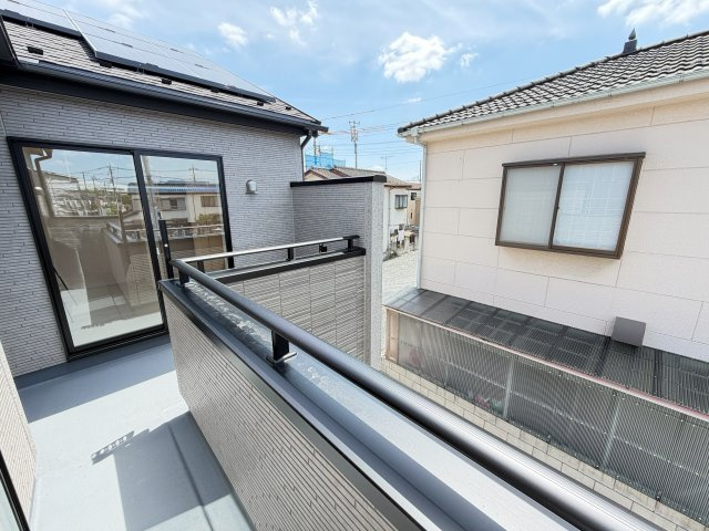 2部屋から出入り可能なバルコニー