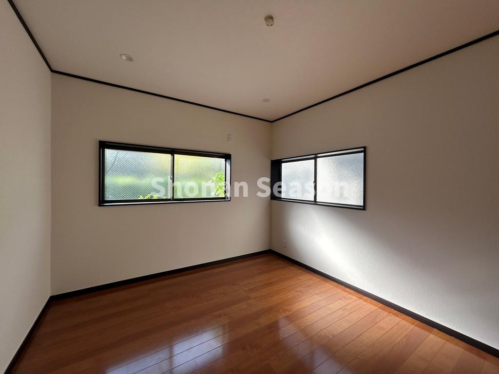 洋室3部屋は7.5帖のゆとりある空間がございます。