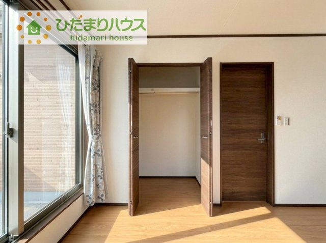 ハンガーパイプ付でお洋服の出し入れもラクラクです！