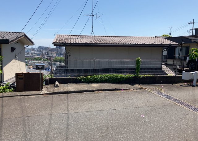 物件の詳細については、現地を見てわかること以外に、役所や法務局などで調べないとわからないことがあります。そのため、現地に行く場合は、もしこの物件を買ったらどのような生活ができるかをイメージしましょう。