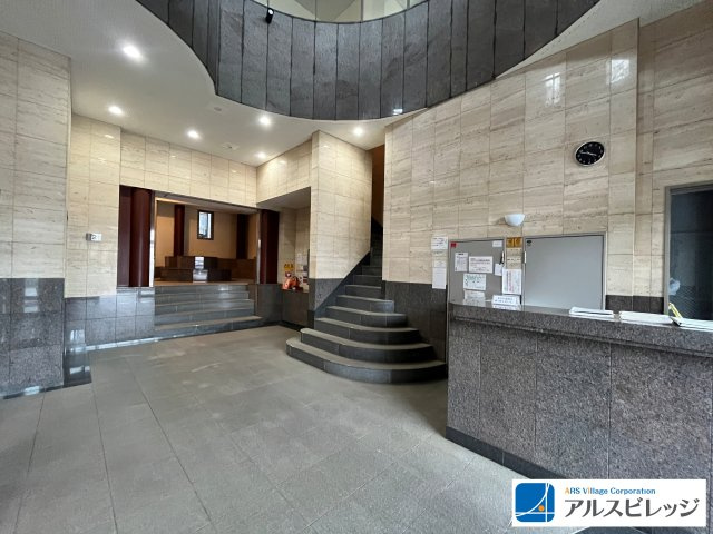 広々としたロビー