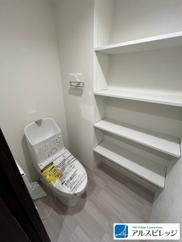 便利な収納棚もあります