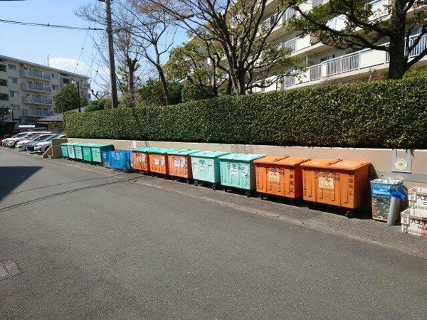 【グリーンメゾン南大沢　リビングを中心にした団らん設計 の共用部分】