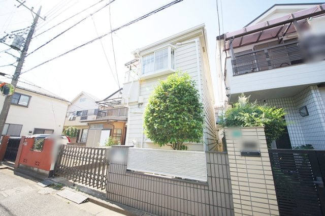 徒歩10分圏内に小学校・コンビニ・スーパー・公園・出張所など