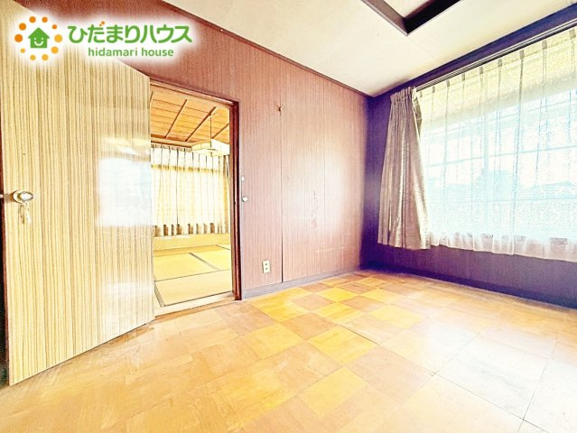 柔らかい陽光が差し込む明るいお部屋を演出する設計。彩光の取れる窓が気持ちの良いお部屋を創り上げます。