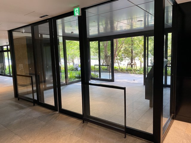 1階　エントランスはオートロック付き