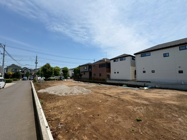 C区画　バス停から徒歩4分！閑静な住宅地！花田小学校まで徒歩2分(約160ｍ)お子様の通学は安心！スーパーマルサン越谷花田店徒歩5分(350ｍ)お買い物は近くて便利！お気軽にお問い合わせください！