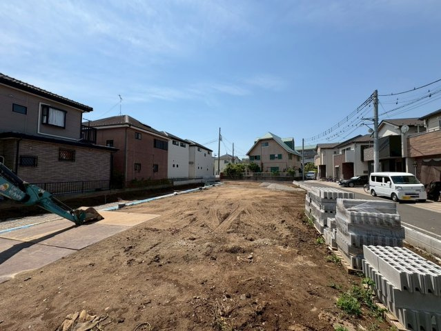 C区画　バス停から徒歩4分！閑静な住宅地！花田小学校まで徒歩2分(約160ｍ)お子様の通学は安心！スーパーマルサン越谷花田店徒歩5分(350ｍ)お買い物は近くて便利！お気軽にお問い合わせください！