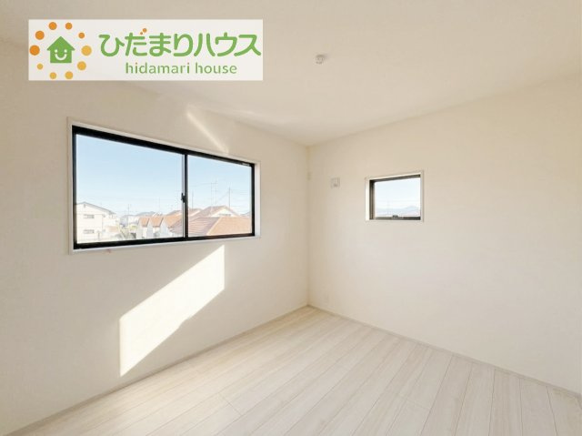 机にベットを置けば子供部屋の完成です！