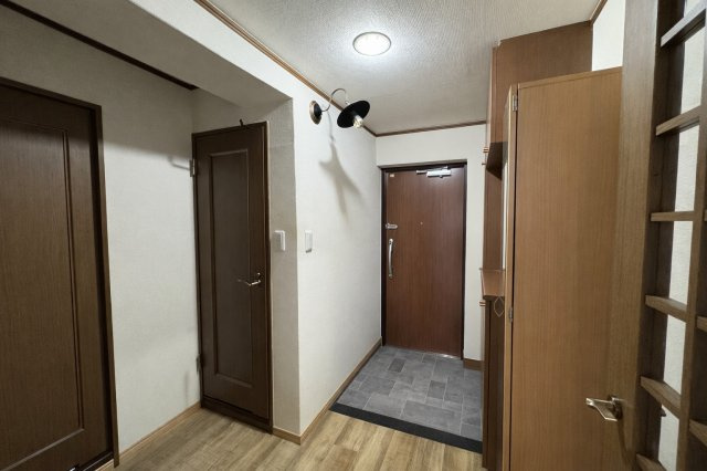 収納もある玄関です
