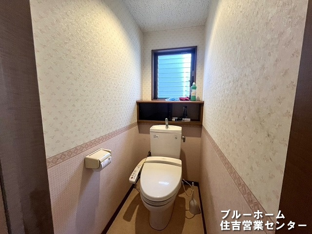 トイレの写真です！温水洗浄便座付き！