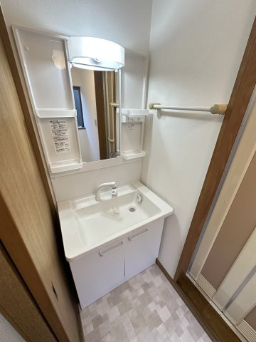 独立洗面台も各お部屋にあります。