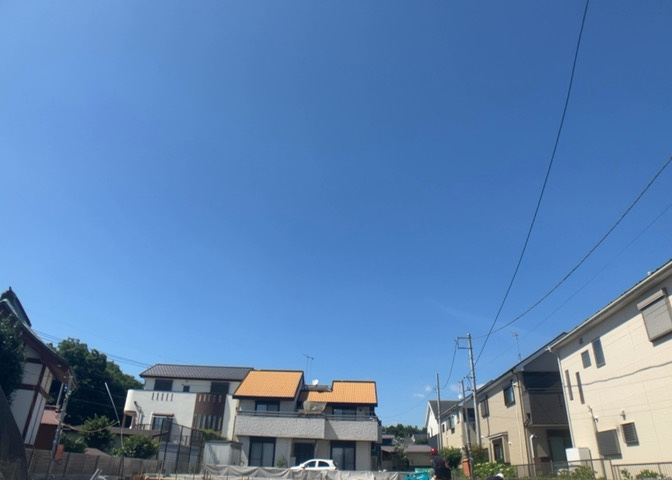 桜や紅葉の名所に出かける人は多いと思いますが、家にいながら季節の移ろいを感じる生活を送りませんか？リビングや窓から見える景色が生活を彩るワンポイントに！現地から見える景色を堪能してみては如何でしょう。