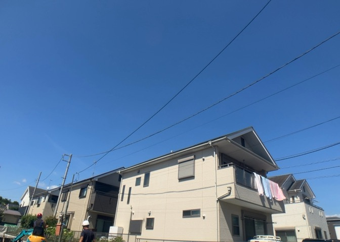 眺望を気にして物件を探す場合、前面に建物が建っていないか現地で確認しましょう！前面に建物があると景色はもちろん、日当たりや風通しにも影響が出てきます。住んだ時のことを想像しながら現地見学をしましょう。