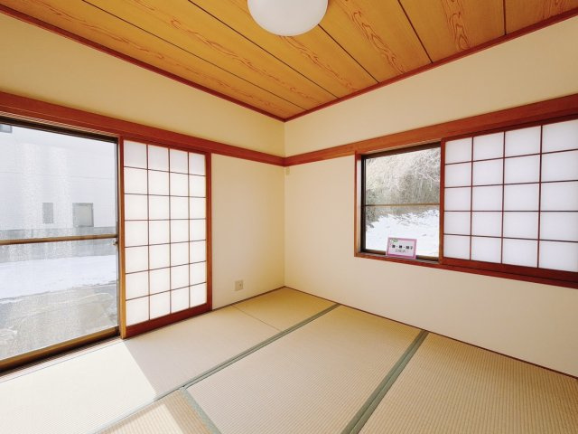■和室｜畳にはリラックス効果があるといわれています。フローリングでは感じることのできない圧倒的な寛ぎやすさを実感してください♪
