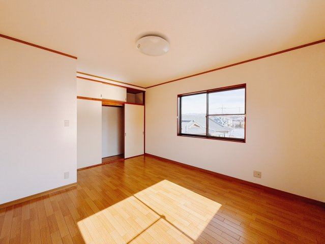 ■洋室｜シンプルで使い勝手が良く、長く快適にお使いいただける空間です♪家具の配置がしやすく、お好みのレイアウトをお楽しみいただけます♪