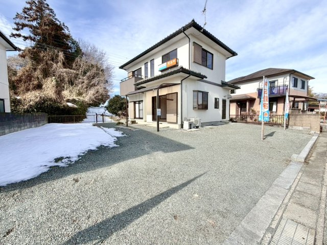 ■外観｜住宅街の中でも圧迫感が少なく、のびのびとした暮らしが叶う立地となっています♪