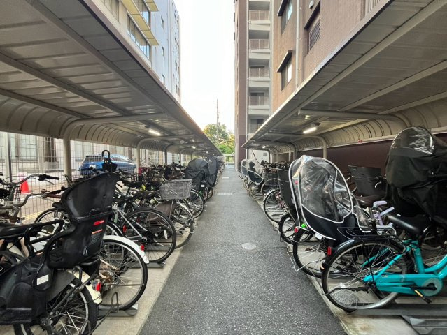 【駐輪場】屋根もあり雨の日も安心の駐輪場です！