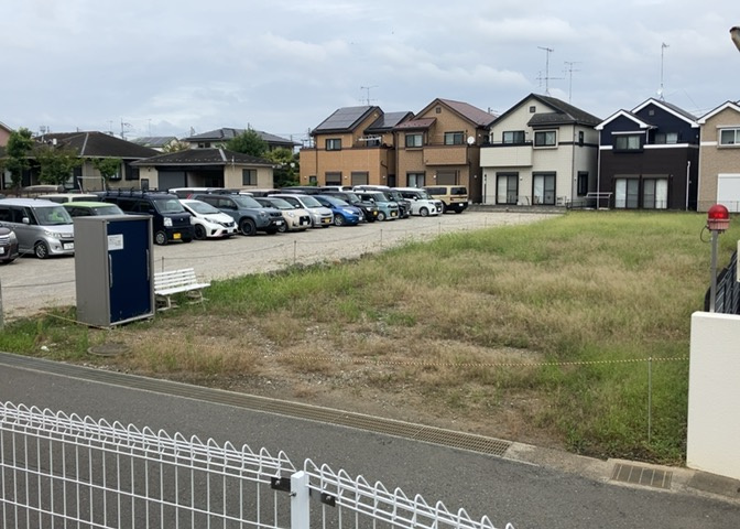 土地を買う際、住む地域の自治体や福祉の補助制度にも注目してみましょう。子供や老人の医療補助やゴミ出しのルールなど、自治体によってルールに大きな違いがあるため、暮らしやすい土地で判断するとよいでしょう。