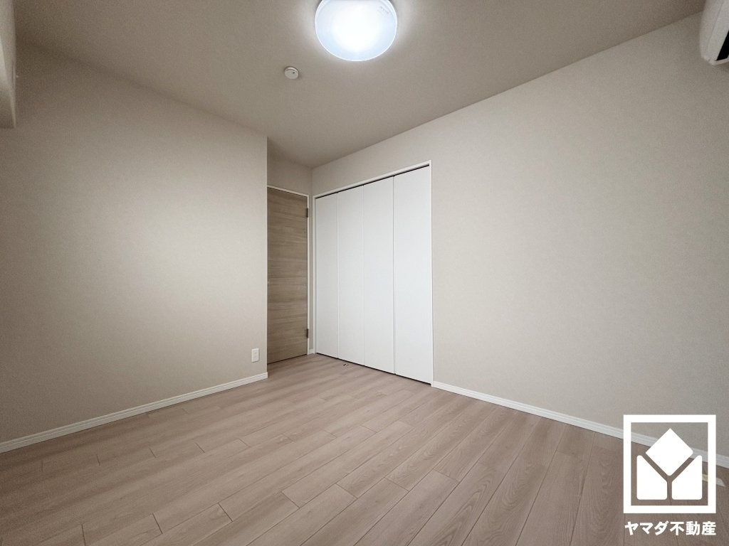 約7帖の洋室です。全居室にクローゼットがございますので、お部屋の広さを最大限に活用できます。