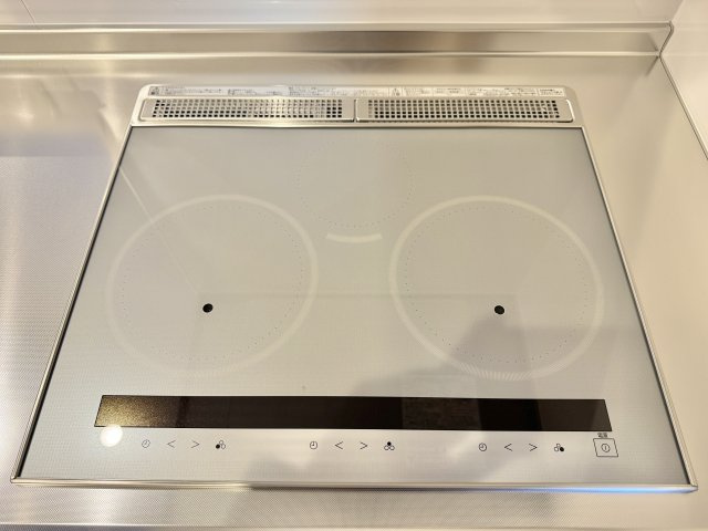 IHクッキングヒーターはお掃除も楽々です♪　