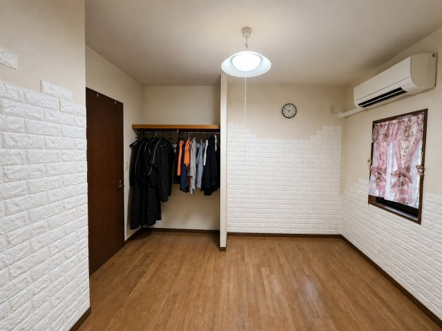収納物を整理しやすい便利なオープンタイプの収納