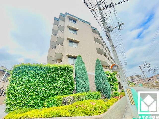 京都市から神戸市を結ぶ国道171号線まで一般道で約1.8kmと近く、大阪・西宮方面へのアクセスもスムーズ。休日のお出かけや通勤も快適なカーライフが叶います。