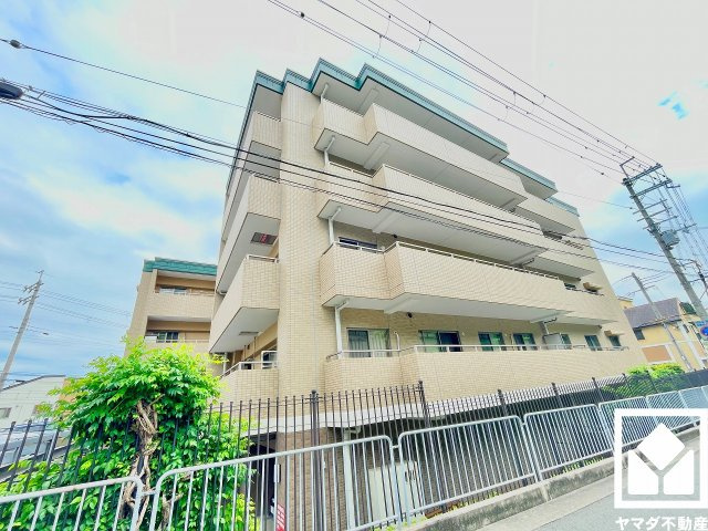 床暖房付きで、寒い冬でも足元ポカポカ。ホコリを巻き上げないのでお子様のいるご家庭にもおすすめです。エアコンの風が苦手な方も快適にお住まいいただけます。